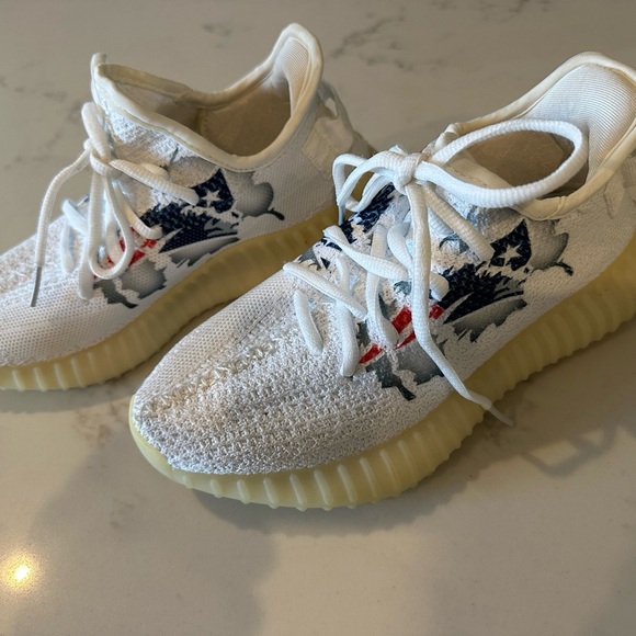 YEEEZY - New England Patriots Concept Design - Picture 4 of 7